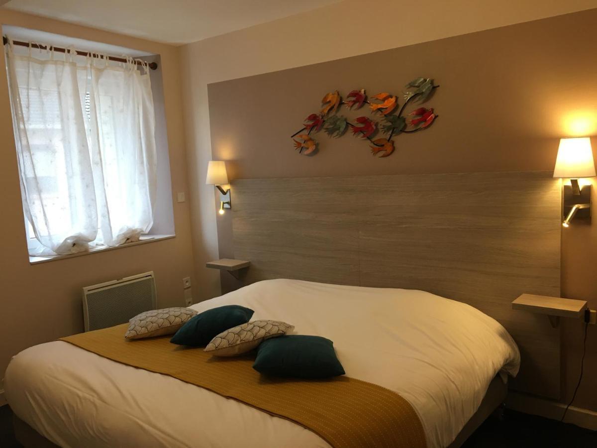 Hotel Logis Restaurant Du Cheval Blanc 2*